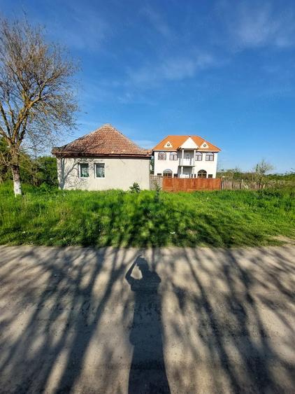 Casă cu Teren 1202 Mp în Ghilad