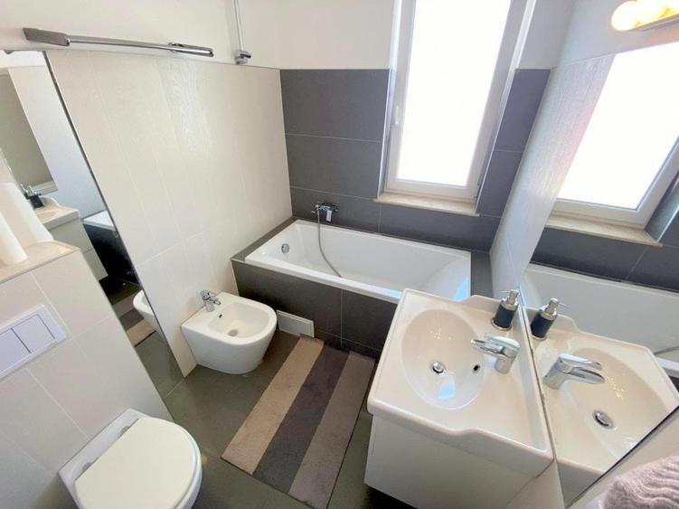 Apartament cu 2 camere semidecomandat, mobilat în Bună Ziua