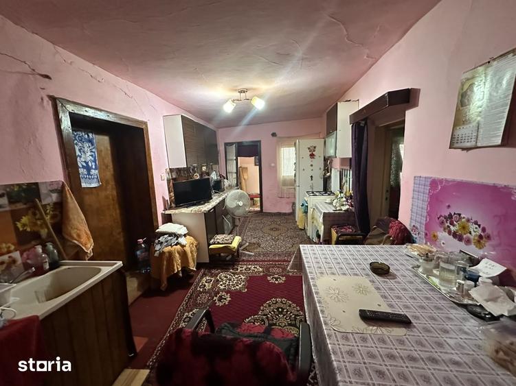 Casă cu 4 camere cu Teren 229 Mp în Drăgășani