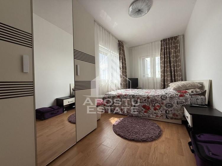 Apartament cu 3 camere semidecomandat, mobilat în Soarelui