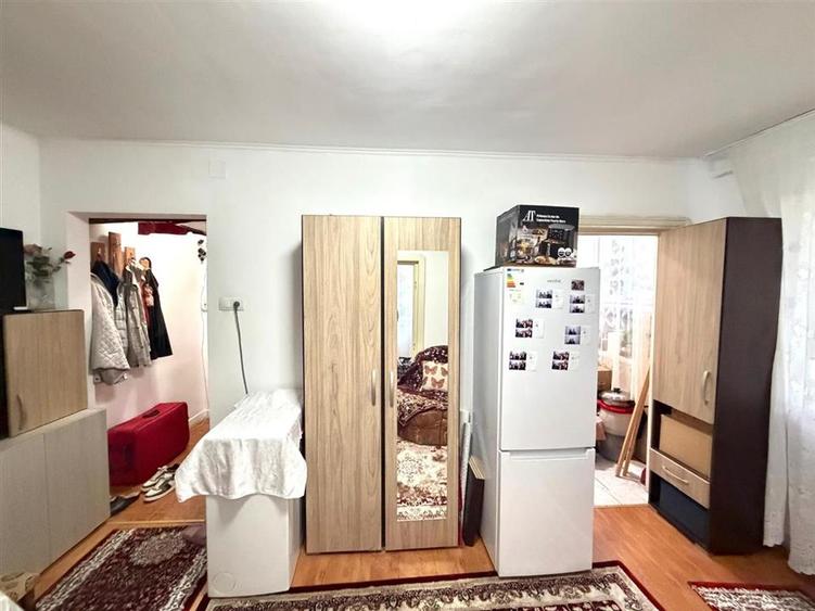 Apartament cu 2 camere semidecomandat în Valenta