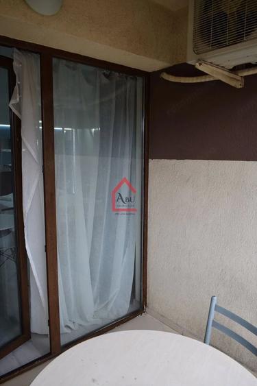 Apartament cu 2 camere semidecomandat în Filiași