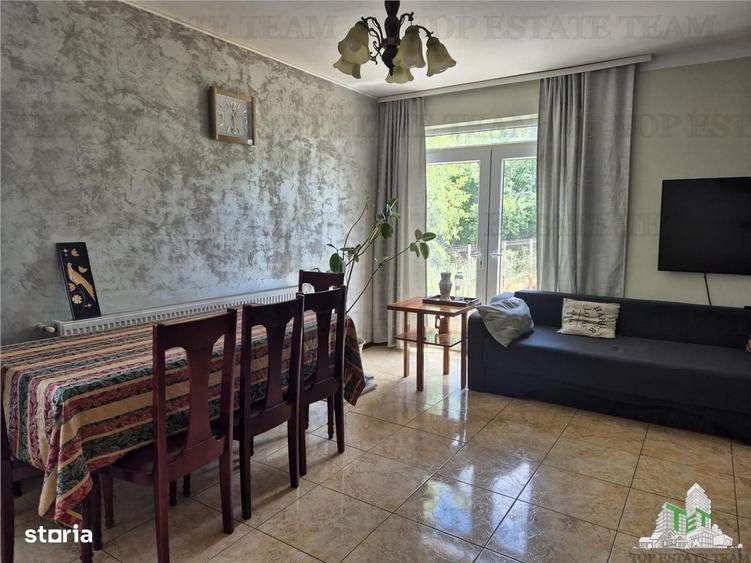 Casă cu 4 camere în Palazu Mare