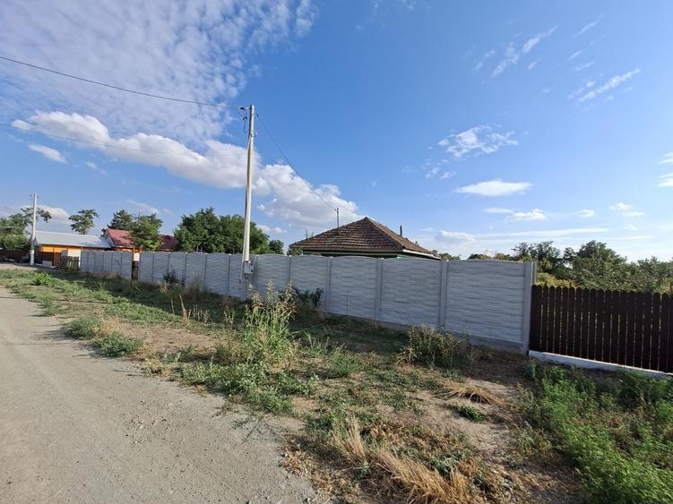 Casă cu 3 camere în Vâlcelele