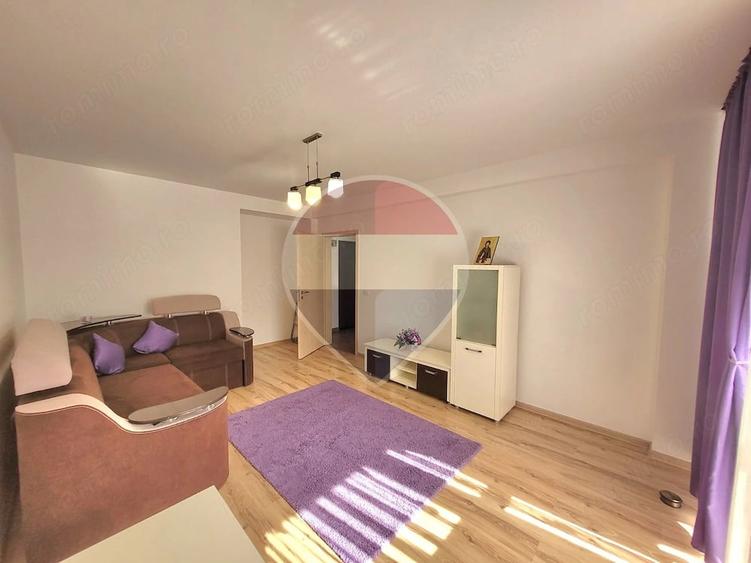 Apartament cu 2 camere decomandat în Tractorul