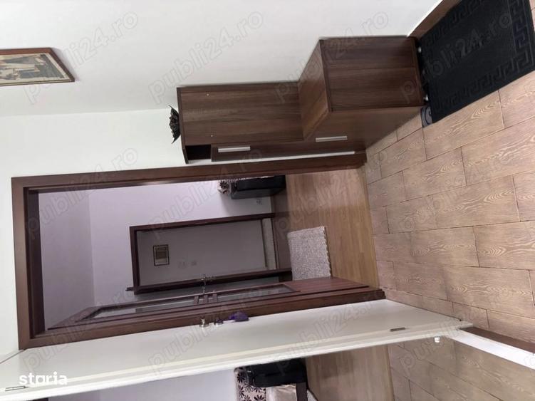 Apartament cu 3 camere semidecomandat, mobilat în Dristor