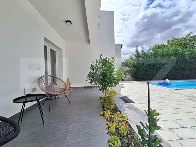 Casă individuală cu 6 camere cu Piscina în Lunei