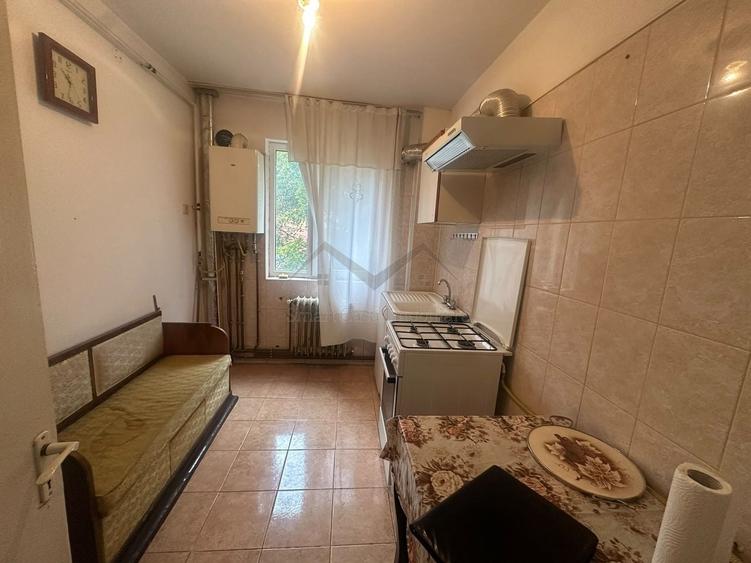 Apartament cu 2 camere semidecomandat în Tătărași