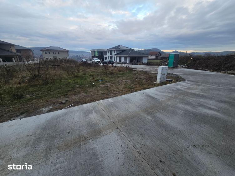 Teren de 908 mp, în Corunca