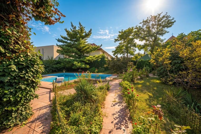 Casă cu 6 camere cu Teren 1576 Mp în Fundeni