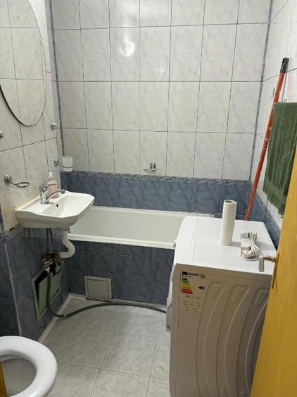 Apartament cu 2 camere semidecomandat în Mărăști