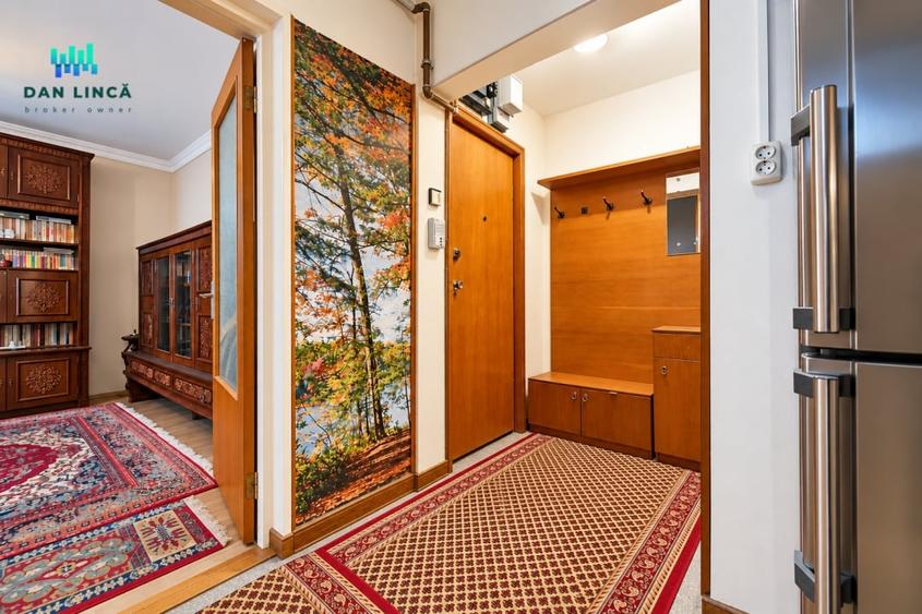 Apartament cu 4 camere decomandat în Central