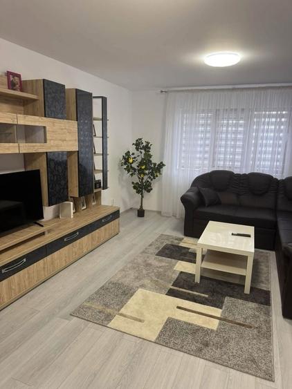 Casă cu 3 camere în Tomșani