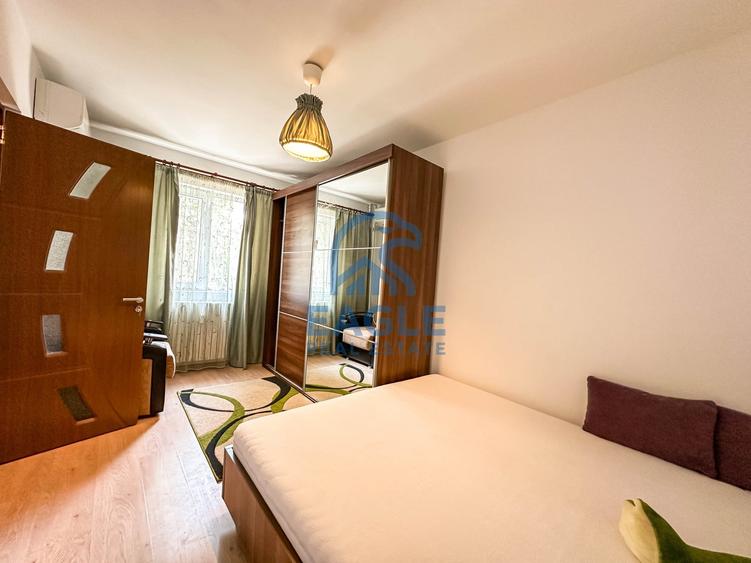 Apartament cu 3 camere semidecomandat, mobilat în Casa de Cultură