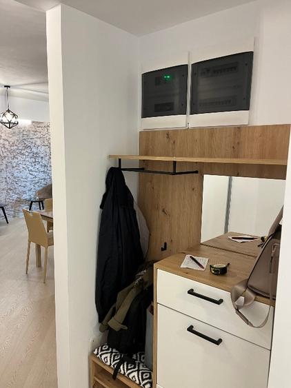 Apartament cu 3 camere decomandat, mobilat în Tineretului
