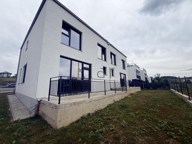 Duplex cu 4 camere cu Canalizare în Borhanci