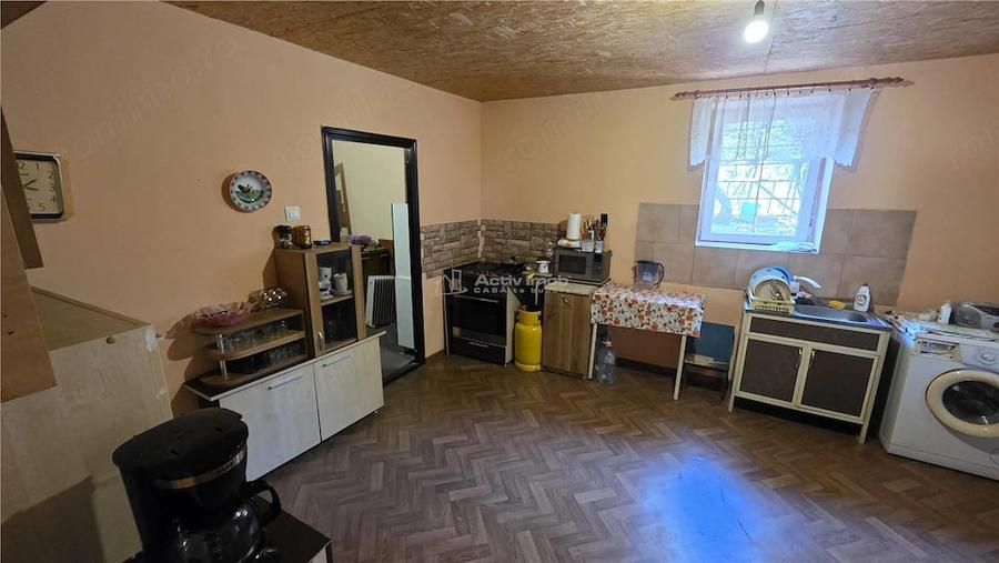 Casă cu Teren 4400 Mp în Petrilova