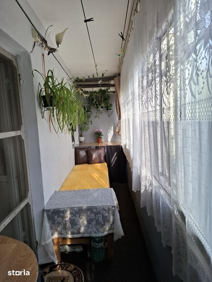 Apartament cu 3 camere decomandat în Mircea cel Bătrân