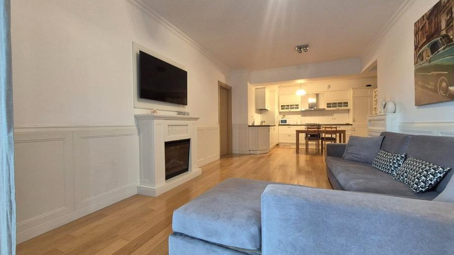 Apartament cu 3 camere semidecomandat în Aviației