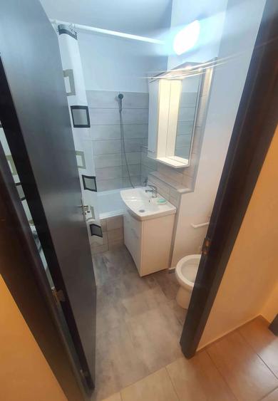 Apartament cu 2 camere decomandat în Eroii Revoluției