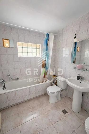 Casă individuală cu 5 camere cu Canalizare în Gheorgheni