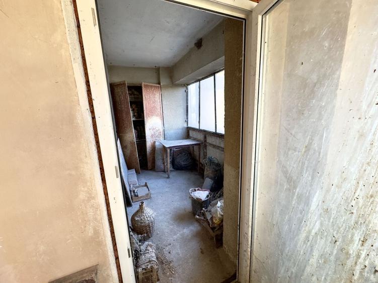 Apartament cu 3 camere decomandat în Uverturii