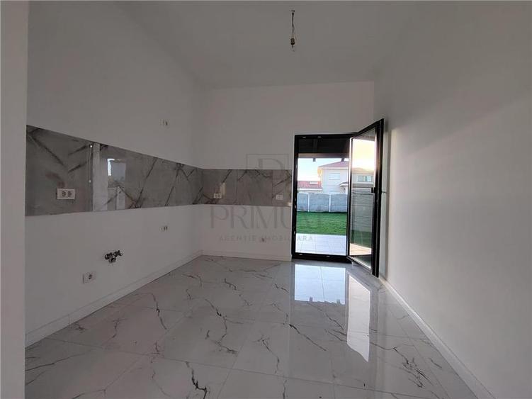 Duplex cu 3 camere cu Canalizare în Moșnița Nouă