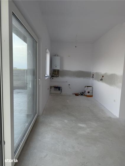 Casă cu 4 camere cu Teren 380 Mp în Sânandrei