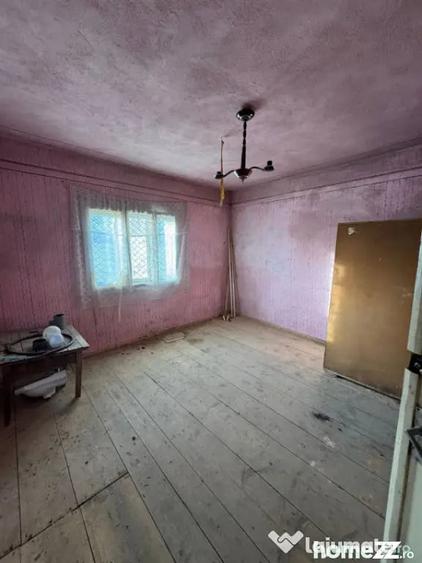 Casă cu 3 camere cu Teren 2500 Mp în Șindrești