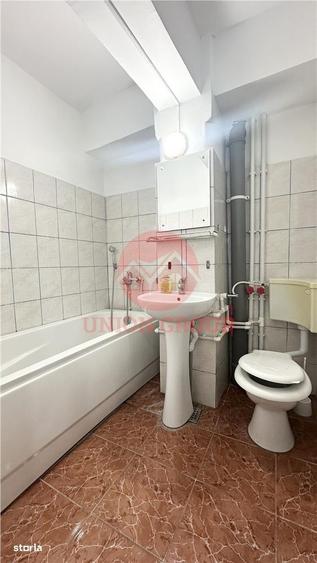 Spațiu comercial, de 350 mp, în Sud