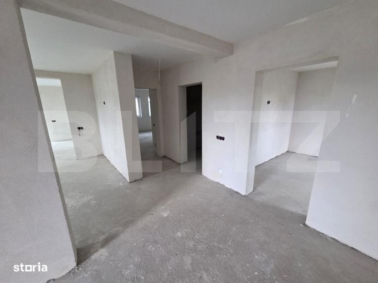 Casă cu 4 camere în Crișeni