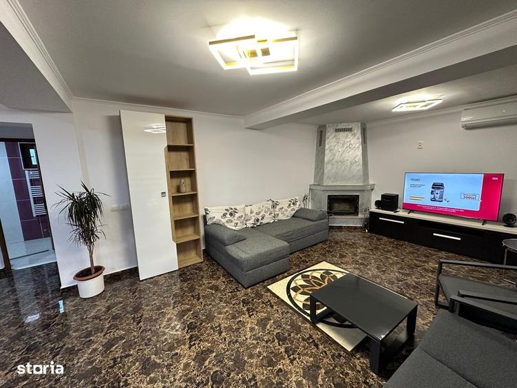 Casă cu 4 camere decomandat în Central