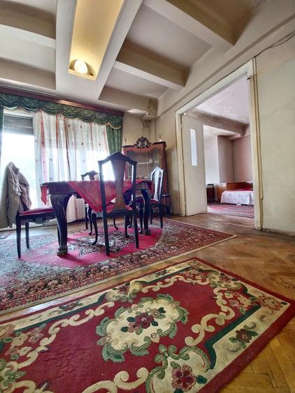 Apartament cu 4 camere decomandat în Universitate