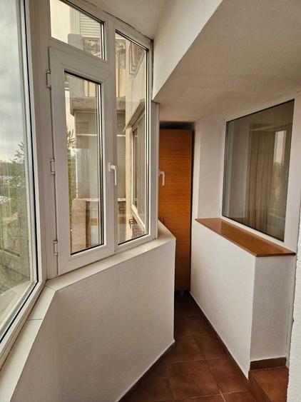 Apartament cu 3 camere decomandat în Nanov