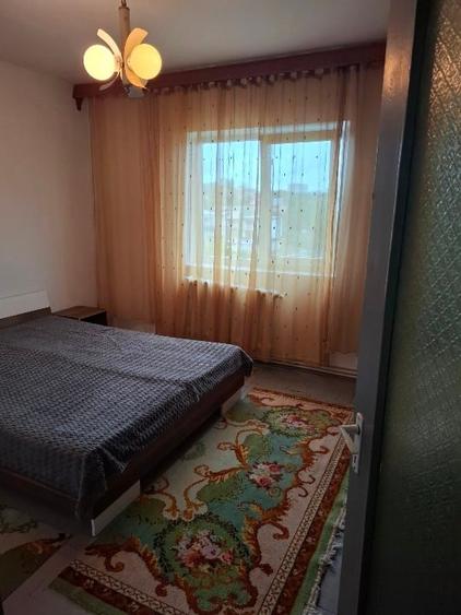 Apartament cu 3 camere semidecomandat, mobilat în Tătărași