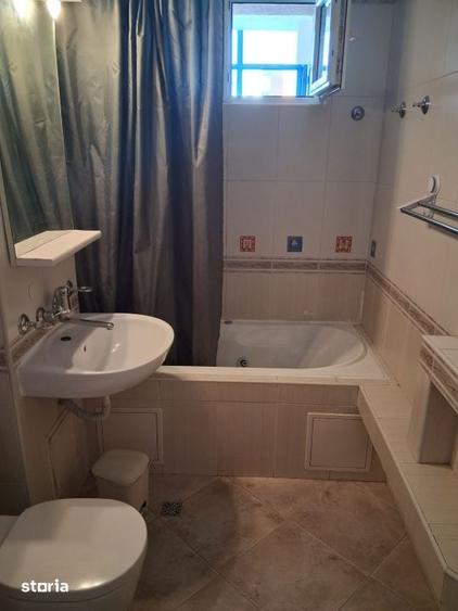 Apartament cu 4 camere semidecomandat în Zorilor