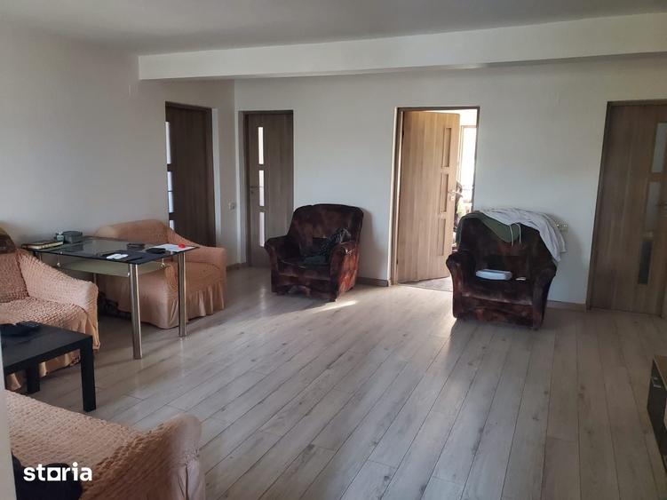 Casă cu 6 camere cu Teren 370 Mp în Valu lui Traian