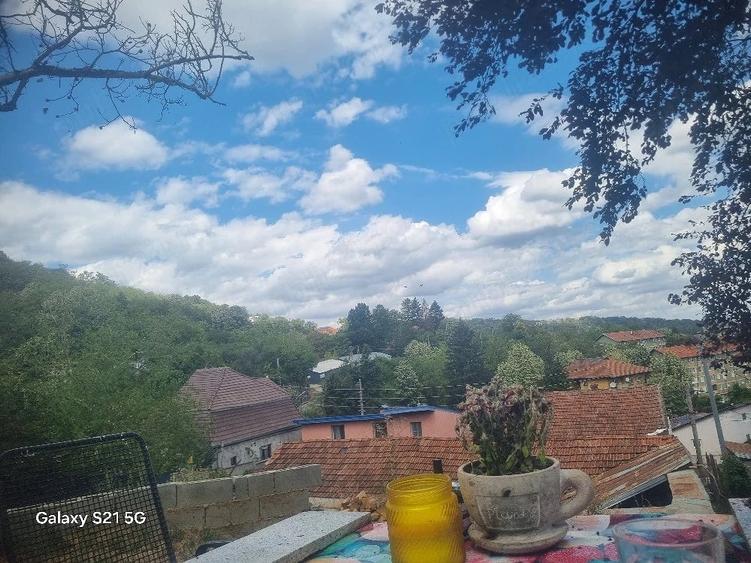 Casă cu 2 camere cu Teren 870 Mp în Central