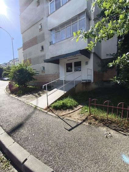 Spațiu comercial, în Central