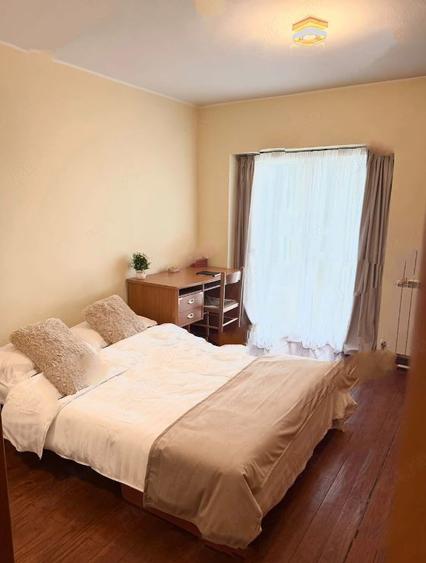 Apartament cu 3 camere decomandat, mobilat în P-ța Unirii
