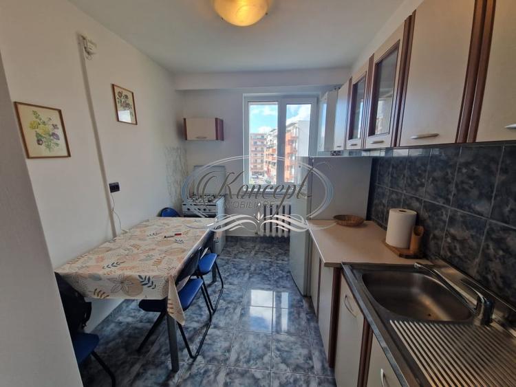 Apartament cu 2 camere semidecomandat, mobilat în Semicentral