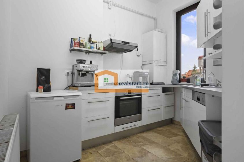 Apartament cu 5 camere circular în P-ța Romană