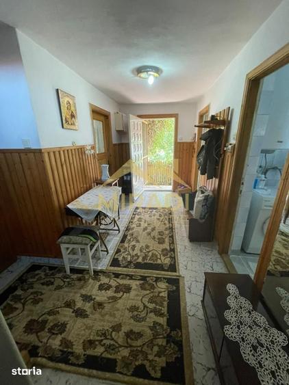 Casă cu 7 camere cu Teren 580 Mp în Valea Doftanei