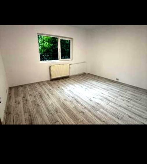 Apartament cu 3 camere decomandat în Tei