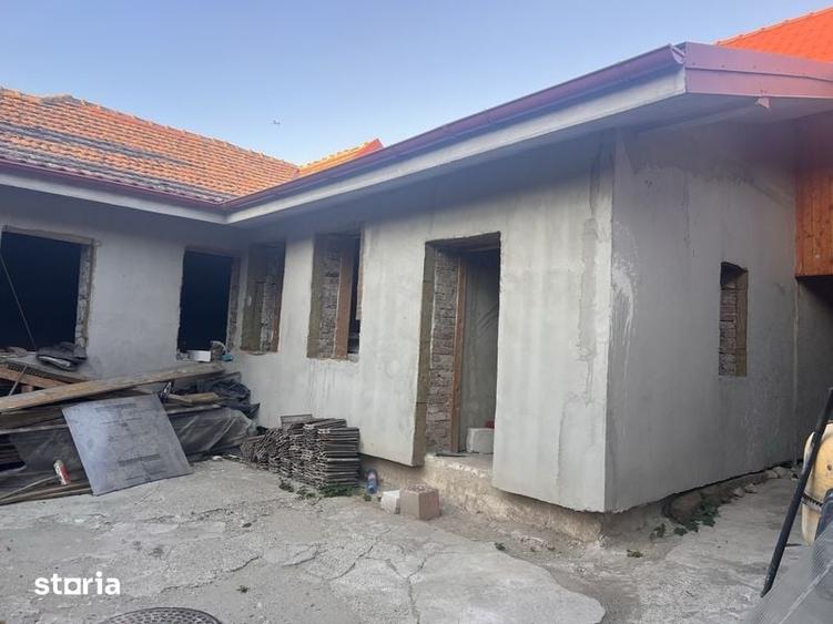 Casă cu 4 camere cu Teren 140 Mp în Central