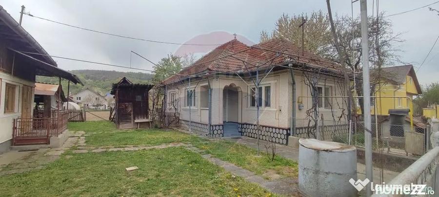 Casă cu 3 camere cu Teren 1361 Mp în Gârdani