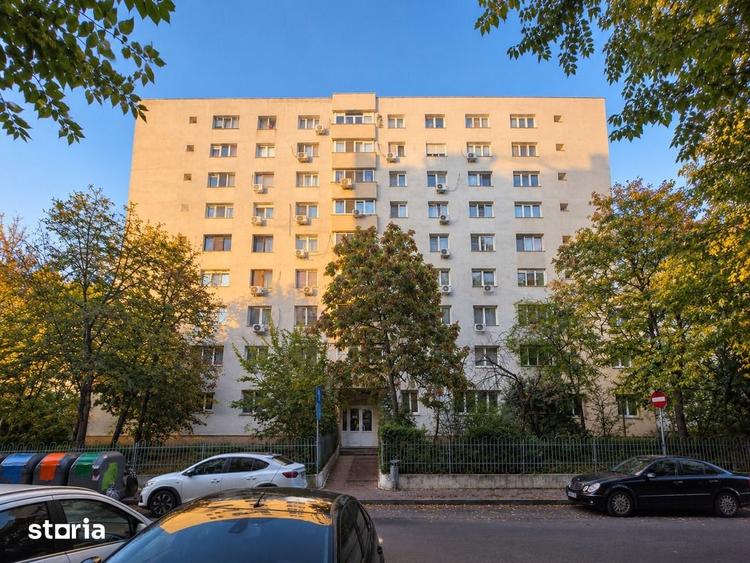 Apartament cu 3 camere în Fizicienilor