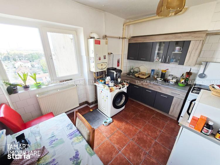 Apartament cu 4 camere decomandat în Aurel Vlaicu