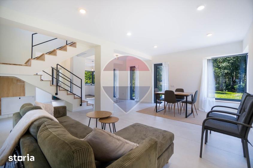 Casă cu 3 camere cu Teren 1790 Mp în Central