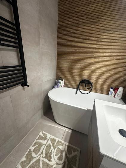 Apartament cu 4 camere decomandat în Alexandru cel Bun